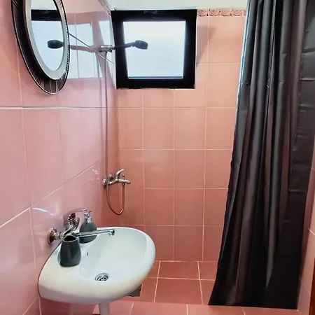 Nar - Pored Sahat Kule * Podgorica