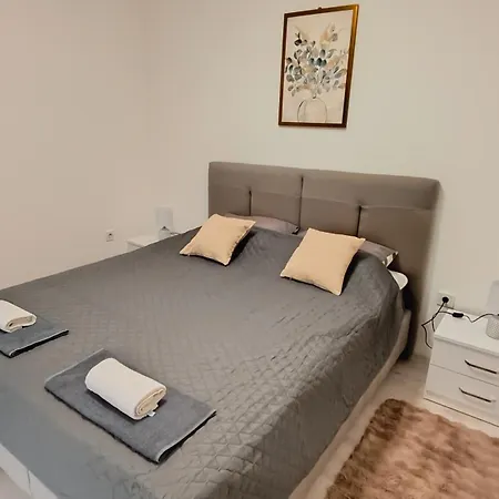 Nar - Pored Sahat Kule Apartment *
